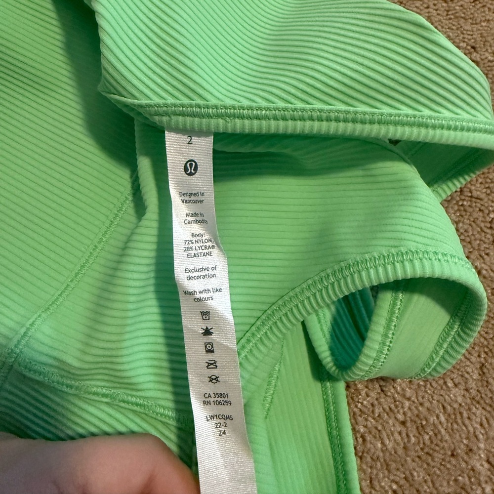 NWT lululemon tank top size 2 - Picture 4 of 4